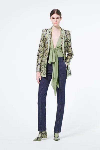 Look 16